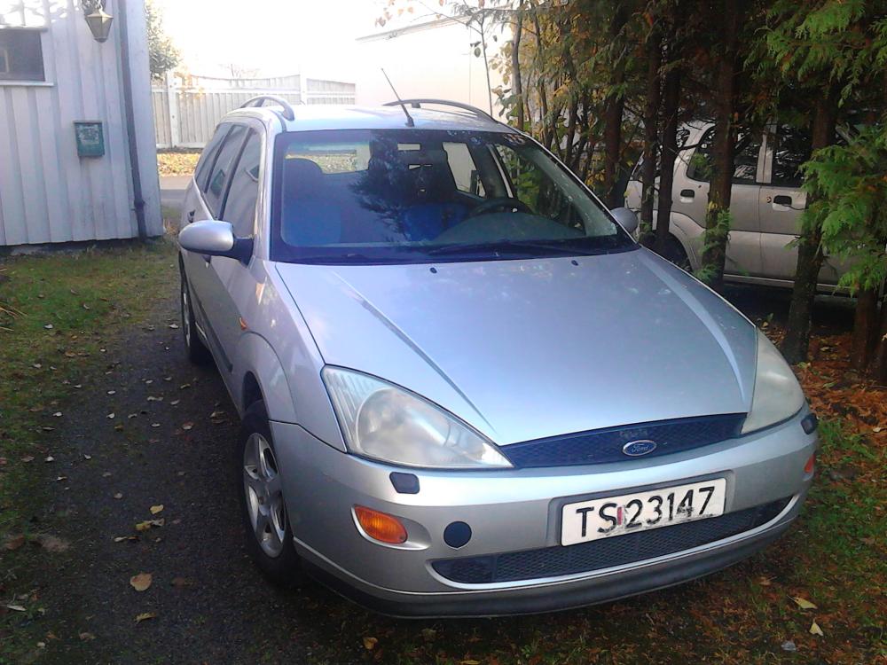 ford focus 1,6 benzyna ,1999