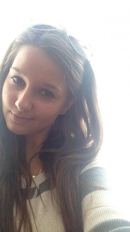 21 letnia dziewczyna szuka pracy w Oslo
