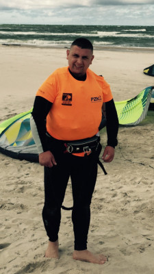 Damian windsurfing 