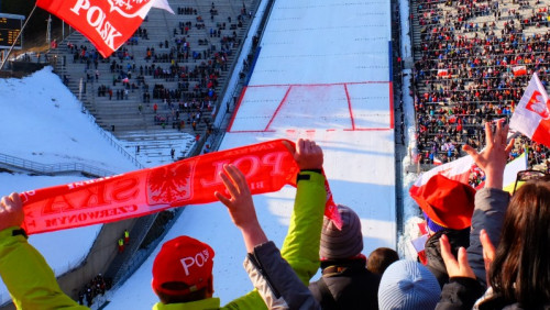 Szał na skoki narciarskie trwa: tysiące Polaków będzie kibicować skoczkom w Holmenkollen