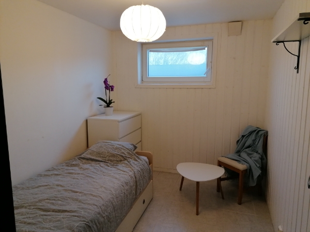 pokoj w mieszkaniu Holmestrand/ 20 min do Drammen i Tønsberg