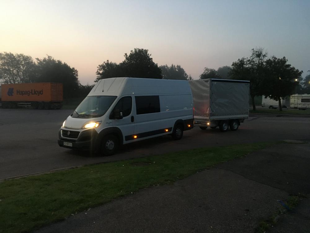 Transport, pakker, flytting, persontransport
