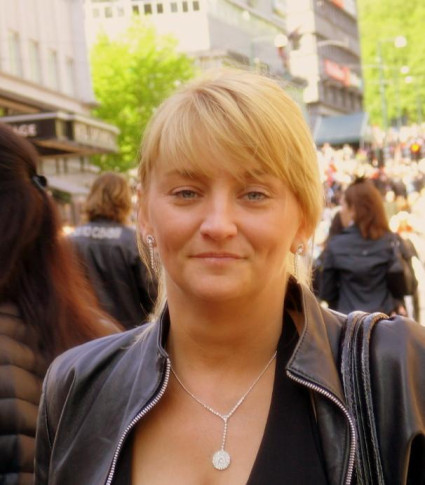 Angela M. (Angie), Oslo, Warszawa