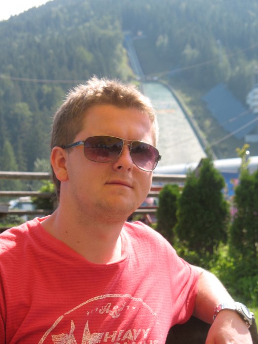 adamdg (Adam Wszołek)