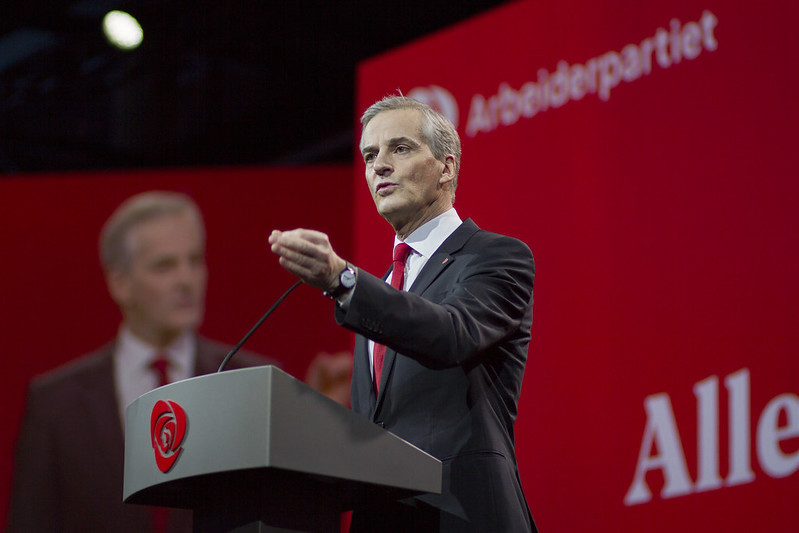 Obecnym liderem Partii Pracy jest Jonas Gahr Støre, który we wrześniu może liczyć na objęcie stanowiska premiera.