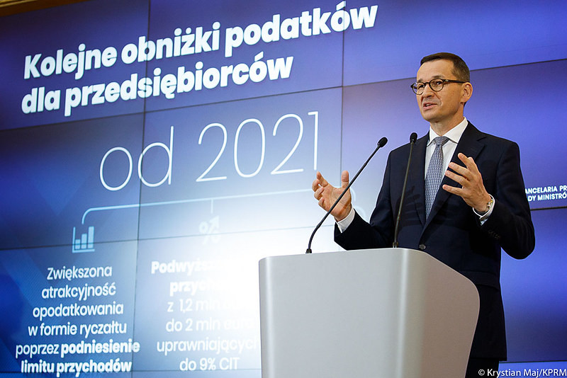 Zmiany proponowane w Polskim Ładzie sprawią, że w kieszeniach pracowników zostanie więcej środków. Część ekonomistów zwraca uwagę, że dodatkowo napędzi to szalejącą inflację.