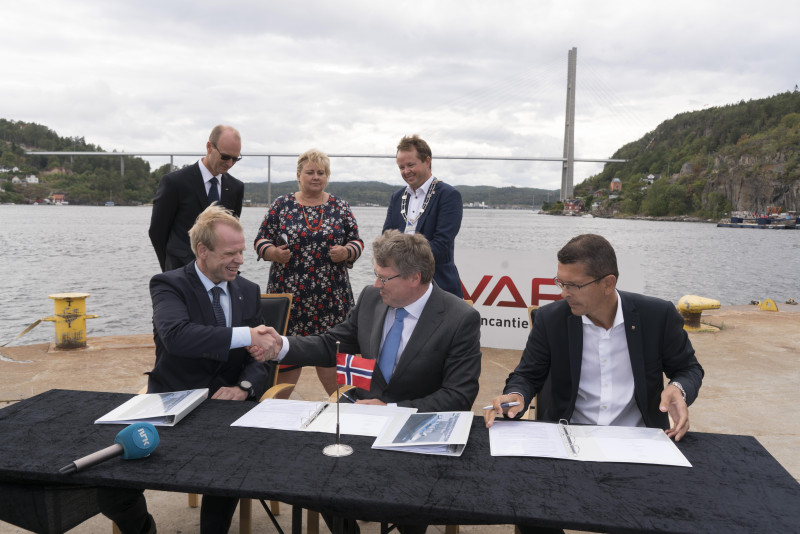 15 sierpnia Yara i VARD podpisały kontrakt. Obecna przy tym była premier Norwegii