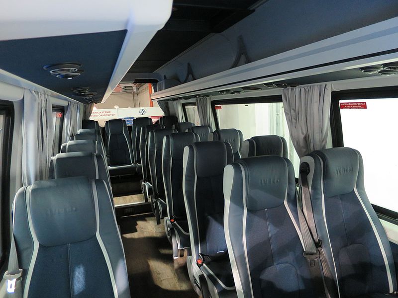 Pasy bezpieczeństwa są spotykane najczęściej w autokarach lub autobusach kursujących na dłuższych dystansach. 