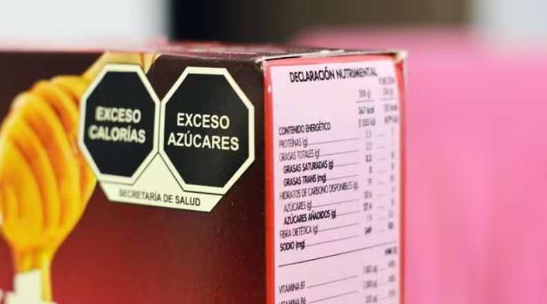 Jako przykłady odpowiedniego etykietowania żywności wskazywane są przepisy z Chile i Meksyku. W obu państwach niezdrowa żywność zawiera ostrzeżenia o m.in. wysokiej zawartości cukru, soli oraz gęstości energetycznej.