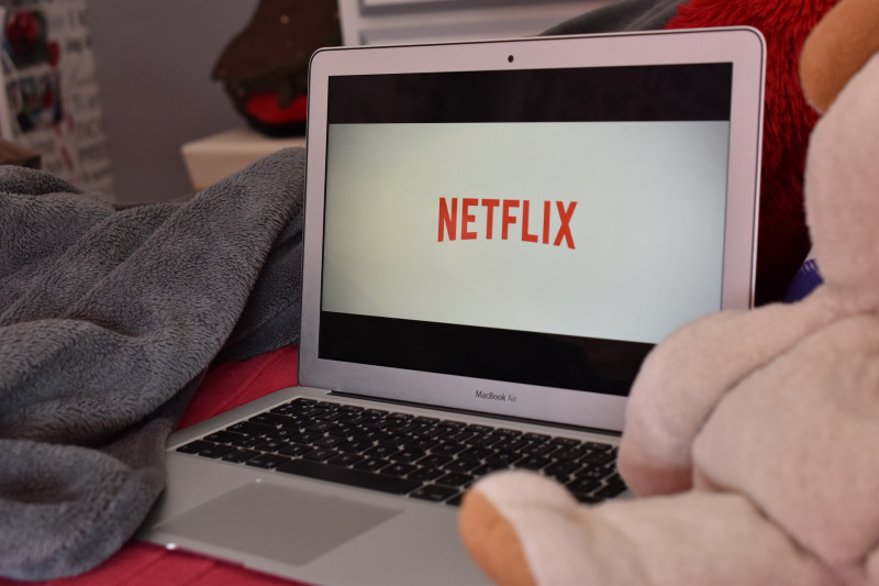 Netflix to jedna z najpopularniejszych platform udostępniających filmy i seriale.