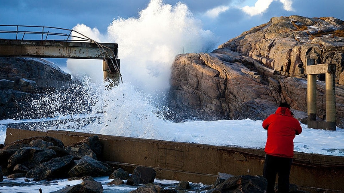 Opuszczona elektrownia falowa. Popularna, choć niebezpieczna atrakcja