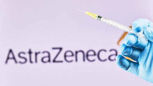 Co dalej ze szczepieniami AstraZenecą? FHI informuje o zgonach i  możliwych powikłaniach