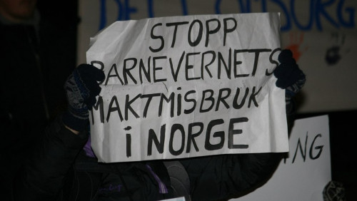 Norwegia zmienia schemat opieki nad dziećmi: Barnevernet na cenzurowanym