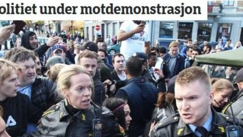 „Żadnych rasistów na naszych ulicach!”: tłumy podczas demonstracji w Gjøvik. Interweniowała policja