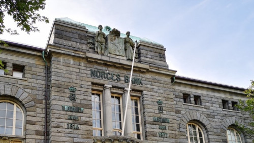 „Ostatni jastrząb w mieście”: Bank Norwegii dalej idzie pod prąd i winduje stopy procentowe