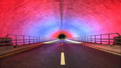 Odcinkowy pomiar prędkości w najdłuższym tunelu autostradowym na świecie