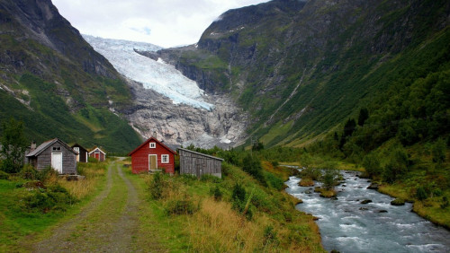 Większość lodowców w Norwegii stopnieje do 2100 roku