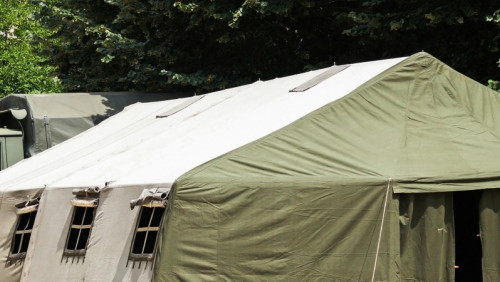 Namioty zamiast hoteli to nowy patent na uchodźców. „W Norwegii nie ma luksusów”