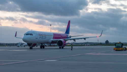 Kolejny miesiąc, kolejne zmiany w siatce połączeń Wizz Air. Tym razem znikają trasy na sezon letni 2023