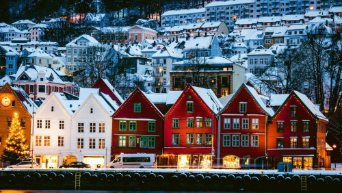Tańsze promy, droższy tytoń i nowe zasady kupna domu: to zmieni się w norweskim prawie