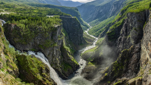 182 metry powyżej ziemi: w końcu można przejść nad najsłynniejszym wodospadem Norwegii