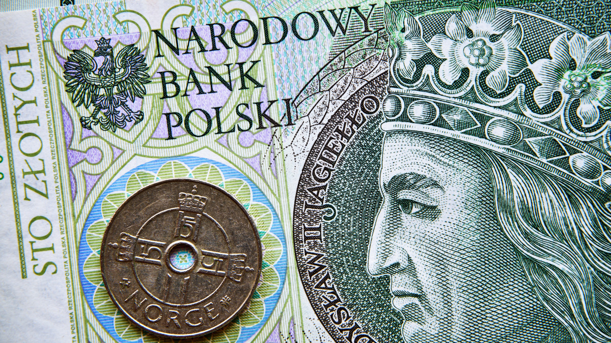 Złotówka wyrównała pandemiczny rekord. Kolejne zawirowania korony norweskiej