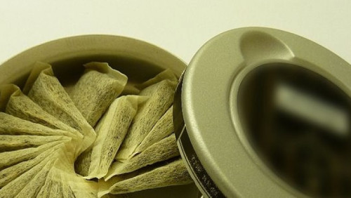 „Bo jest zdrowszy niż papierosy”: producent snusu wyzywa norweski rząd na pojedynek