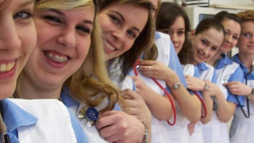 Polskie pielęgniarki to w Norwegii skarb. Zanim tam trafią, uczą się... w Hiszpanii