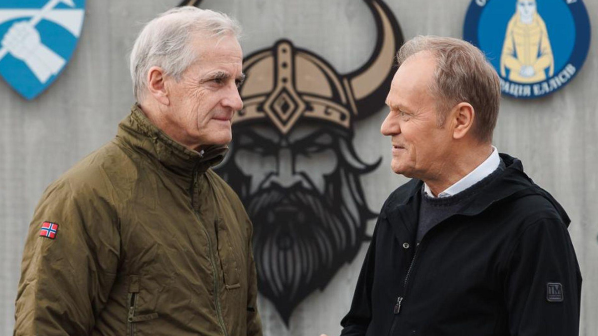 Premier Norwegii z wizytą w Polsce. Tusk i Støre odwiedzili wyjątkową bazę wojskową