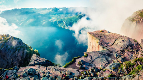 Najpopularniejsze skały Norwegii z prestiżowym statusem: Kjerag i Preikestolen zostały narodowymi szlakami turystycznymi