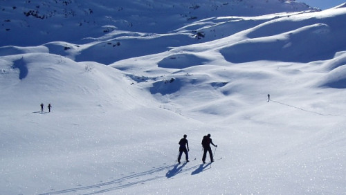 Festiwale na szczytach. Gdzie się bawić i zdobywać góry na nartach w 2018 roku?