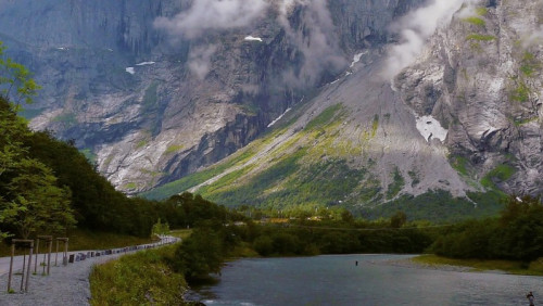 „Pobudki” góry w Møre og Romsdal uderzają po kieszeni. Akcje ratunkowe kosztowały już kilka milionów