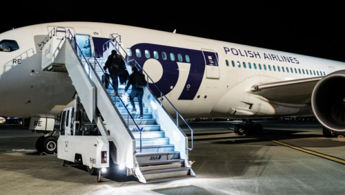 Polacy korzystają z lotów czarterowych. Wciąż można wrócić do kraju ze Skandynawii