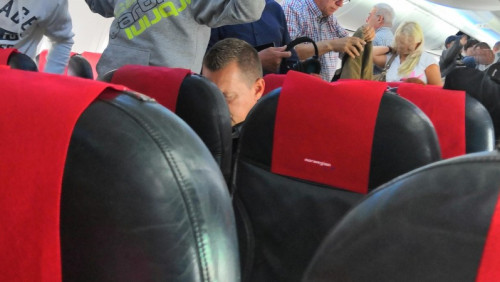 Czworo Polaków aresztowanych po awanturze w samolocie. Byli pijani i grozili załodze