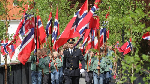Grunnlovsdagen po raz kolejny w cieniu obostrzeń: Norwegowie świętują dziś Dzień Konstytucji 