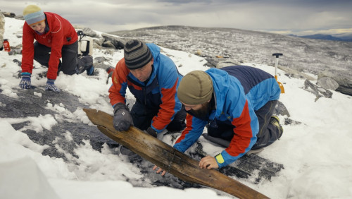 Norwegowie znaleźli narty sprzed epoki wikingów. To najlepiej zachowana para w historii