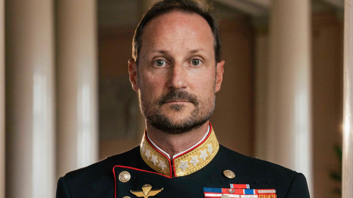 Haakon VIII po raz pierwszy przemówił jako król. Mówił o rodzinie, żałobie i przyszłości