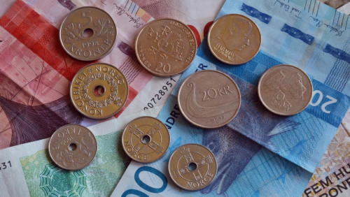 Norges Bank poczeka z podwyżką stóp procentowych. Nastąpi ona jednak w grudniu