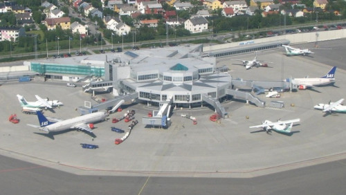 Nowe kłopoty norweskich lotnisk: planowany strajk w Bodø i przepełniony parking w Oslo
