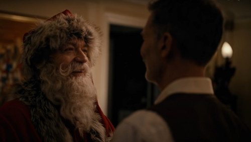 Norweska poczta przełamuje schematy: Święty Mikołaj w nowej reklamie jest gejem