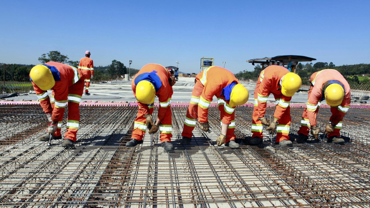 "Zielona polityka" niszczy branżę? Technologia nie nadąża za nowymi przepisami