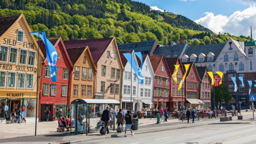 W Bergen rośnie liczba zakażeń koronawirusem. Władze zaostrzają środki kontroli