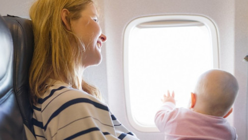 Ryanair niezgodnie z prawem pobiera opłatę za lot z niemowlakiem? Tak twierdzi znana organizacja konsumencka