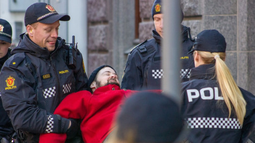 Kolejne ministerstwo zablokowane przez demonstrantów. Aktywiści rozszerzają protest w Oslo