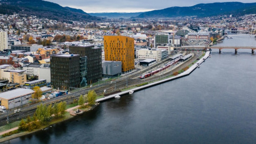 Pierwsza stacja kolejowa w Norwegii zasilana odnawialnymi źródłami energii