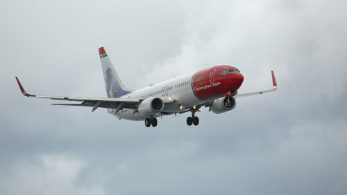 Maseczki ochronne obowiązkowe na pokładzie norweskich linii lotniczych