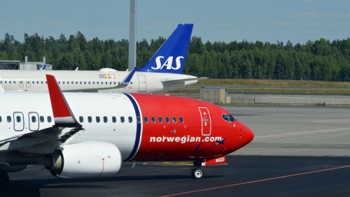 Ciąg dalszy kryzysu skandynawskich linii lotniczych: SAS z rekordowym deficytem, Norwegian wyprzedaje akcje