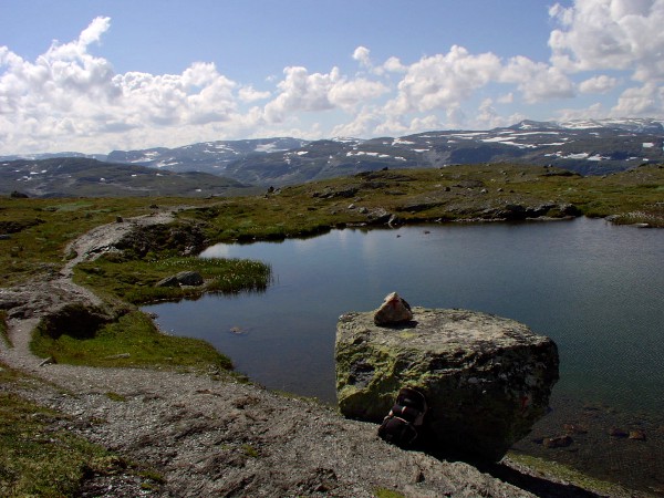 aurlandsdalen1_szlak_wsrod_oczek_i_glazow.jpg