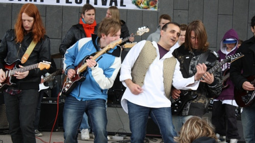  Thanks Jimi Festiwal  2011 - Pobij Gitarowy Rekord Guinnessa we Norwegii 