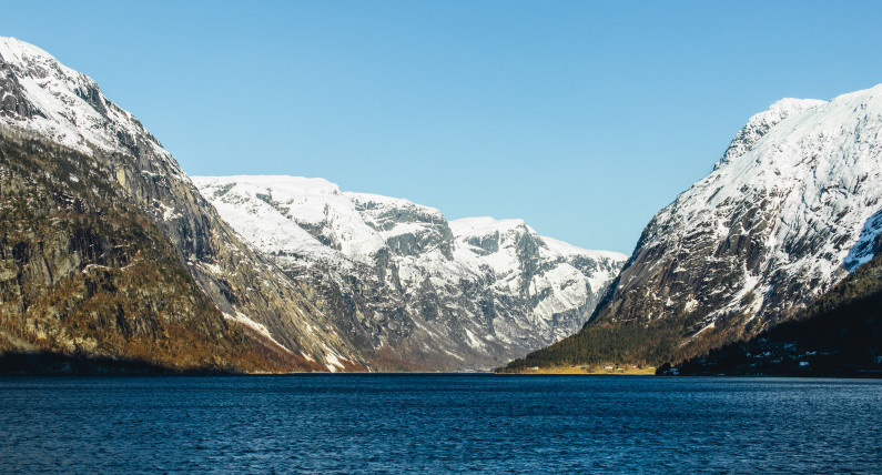 Gdzie warto pojechać w 2027 roku? Norweskie fiordy i Trójmiasto na światowej liście